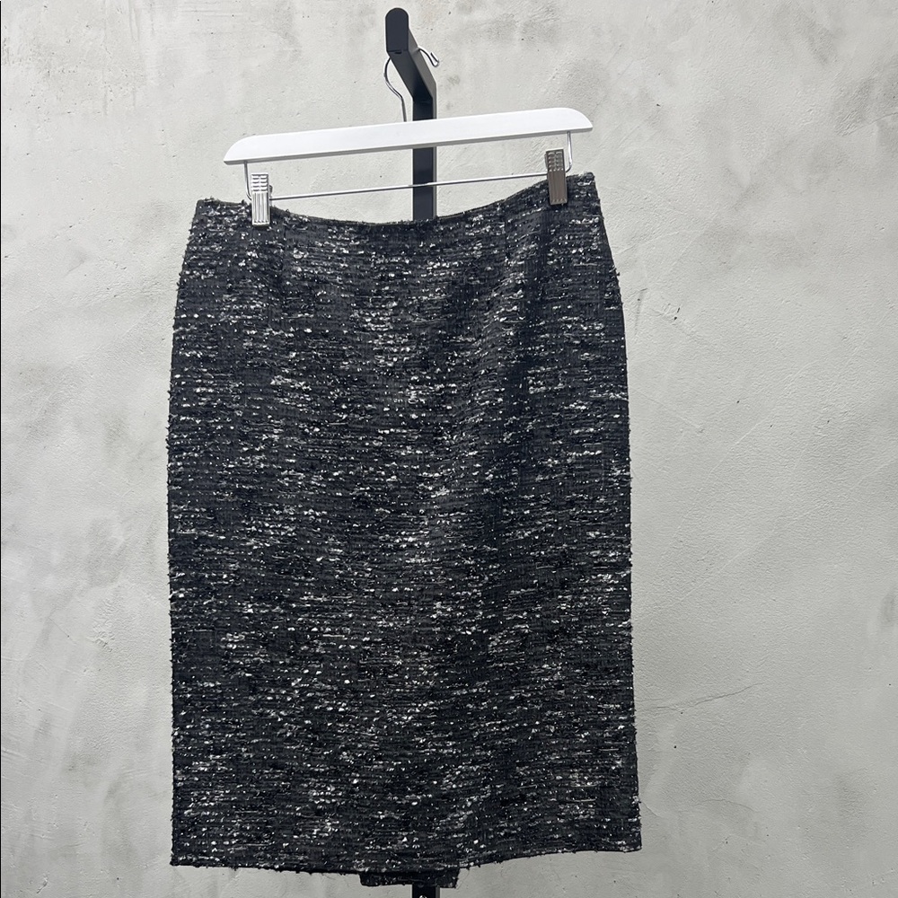 Elegant Black and Gray Tweed Skirt